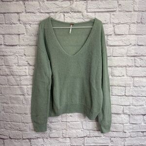 Free People Wool Alpaca Sweater Long Sleeve XS Light green V-neck oversized